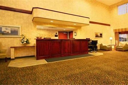 Crossings By Grandstay Inn & Suites Becker Интериор снимка