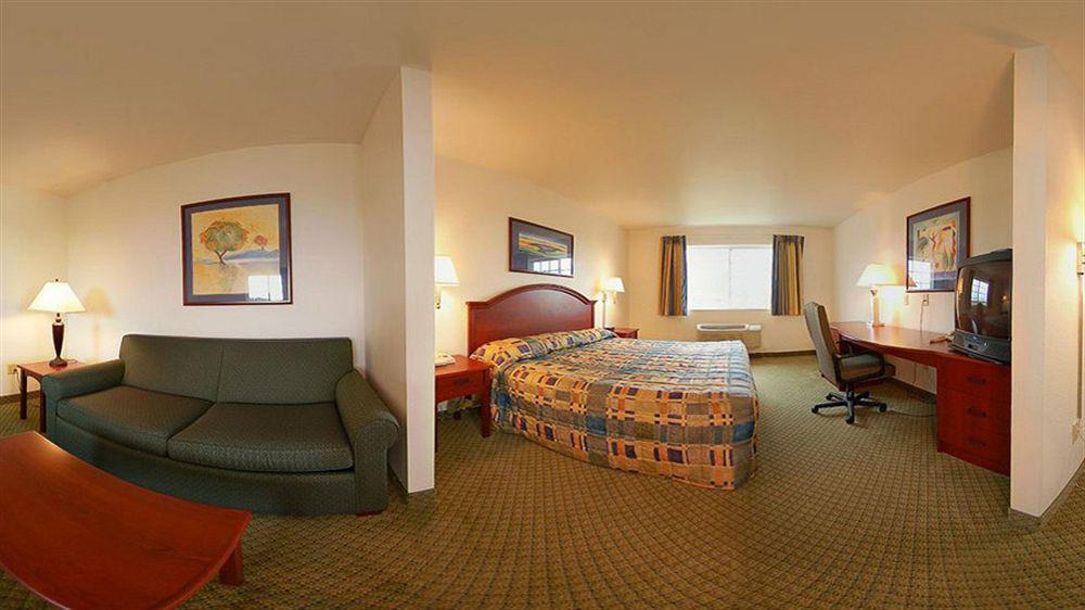 Crossings By Grandstay Inn & Suites Becker Екстериор снимка