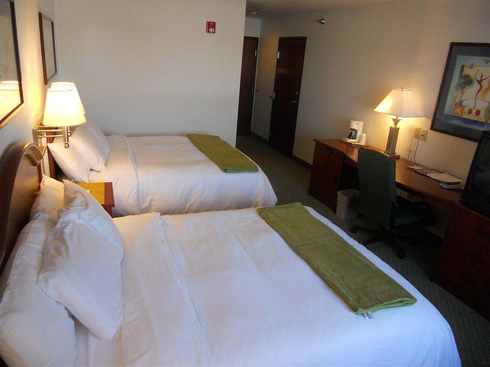 Crossings By Grandstay Inn & Suites Becker Екстериор снимка