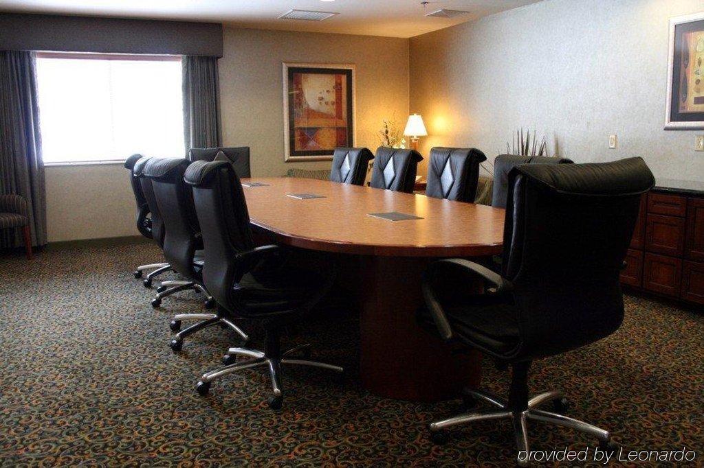 Crossings By Grandstay Inn & Suites Becker Бизнес снимка