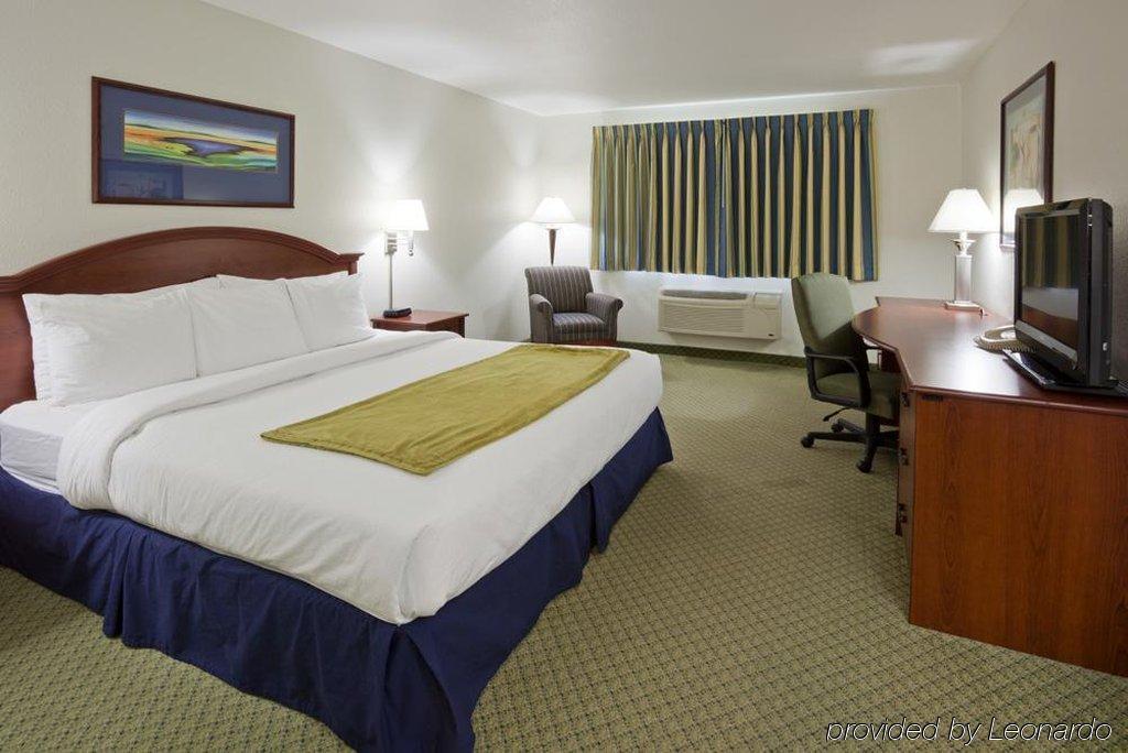 Crossings By Grandstay Inn & Suites Becker Екстериор снимка
