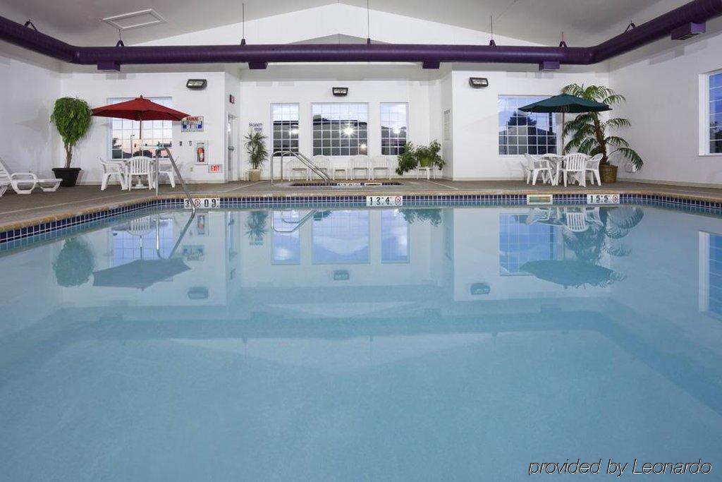 Crossings By Grandstay Inn & Suites Becker Екстериор снимка
