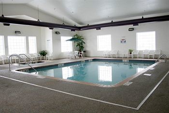 Crossings By Grandstay Inn & Suites Becker Екстериор снимка