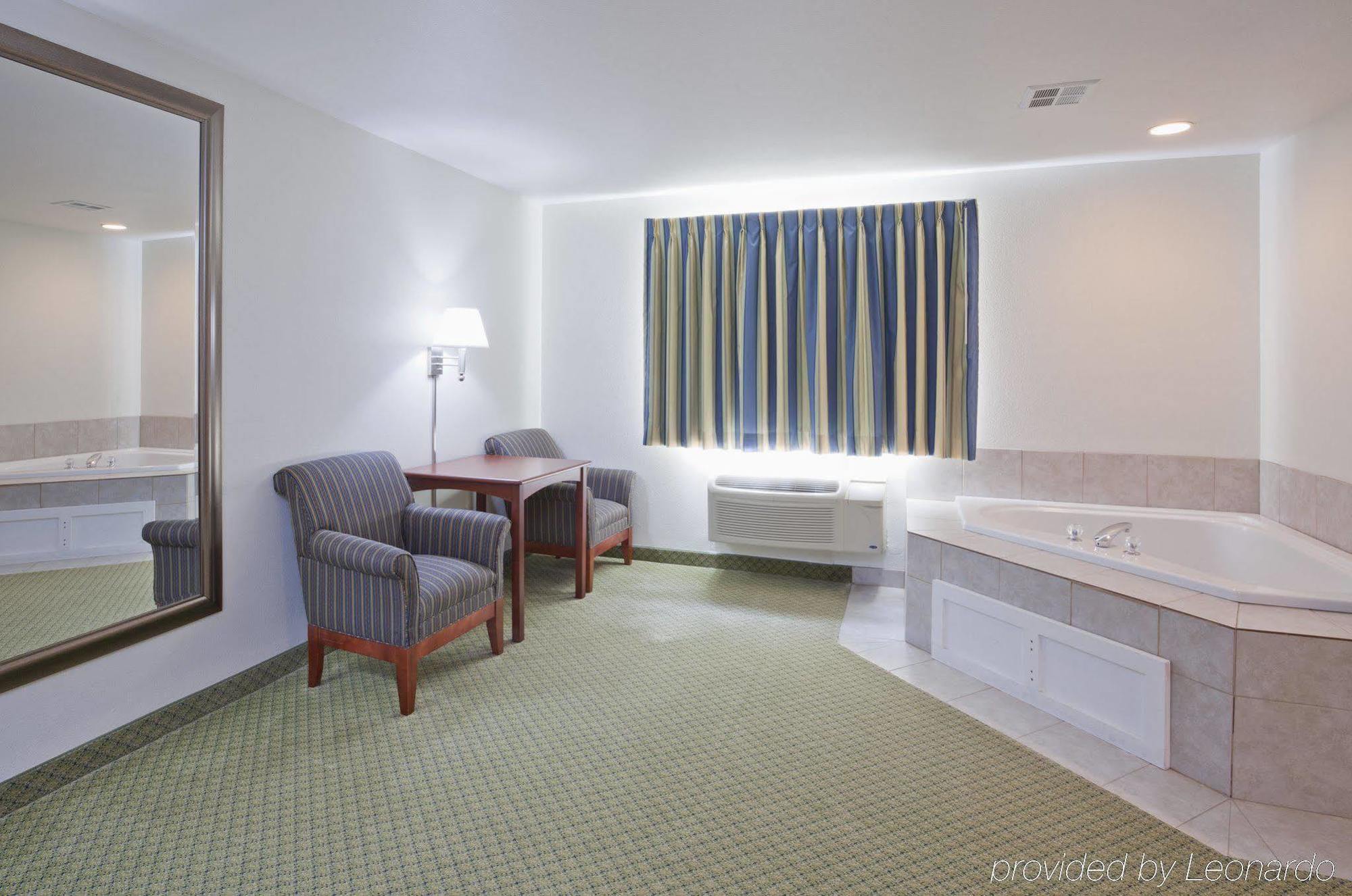 Crossings By Grandstay Inn & Suites Becker Екстериор снимка